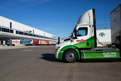 Biden-Delivers-Road-Map-to-Electrify-Long-Haul-Trucking-Routes